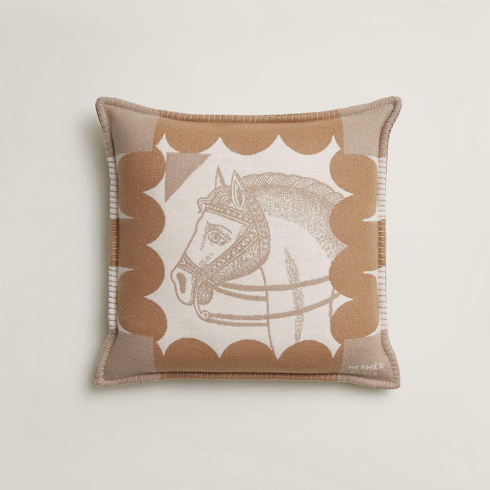 Coussin Objets du Faubourg Cheval - Gris | Hermès Canada